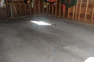 Floor Coated in wombat Flakes